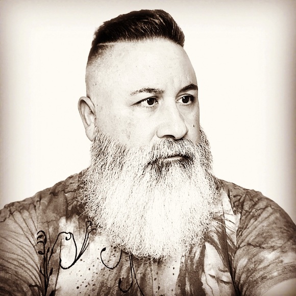 Meet your Posher, Luis - Picture 2 of 12